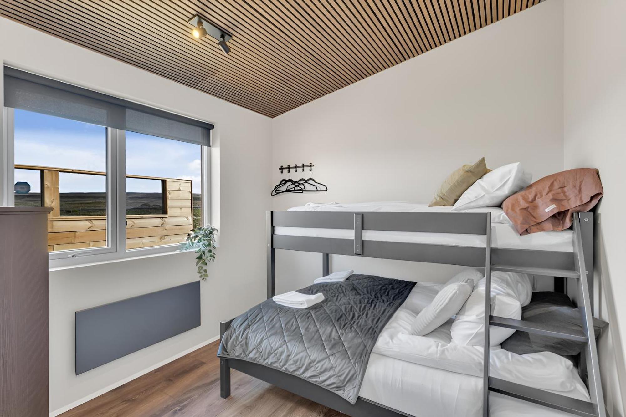 Veithilundur Cozy Cabin With Hot Tub & Sauna - Ultimate Retreat מראה חיצוני תמונה